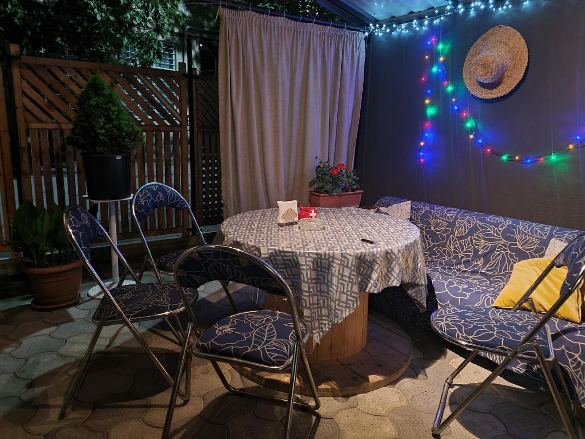 Friendly Guest House Koutaïssi Extérieur photo