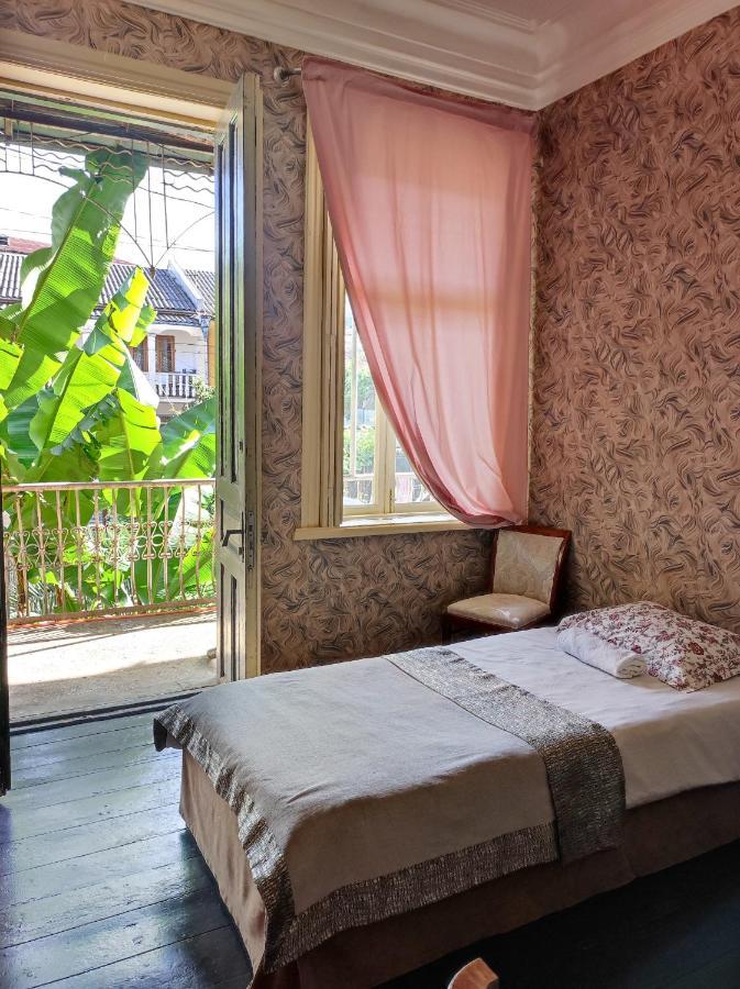 Friendly Guest House Koutaïssi Extérieur photo